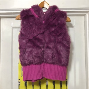 Vintage Y2K Early 2000s Faux Fur Pink Zip Up Hooded Vest