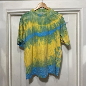 Maglietta vintage con punto singolo tie-dye giallo e blu