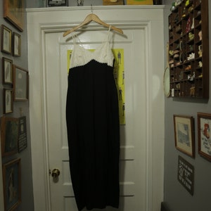 Vintage zwart-witte maxi-jurk jaren 80/90