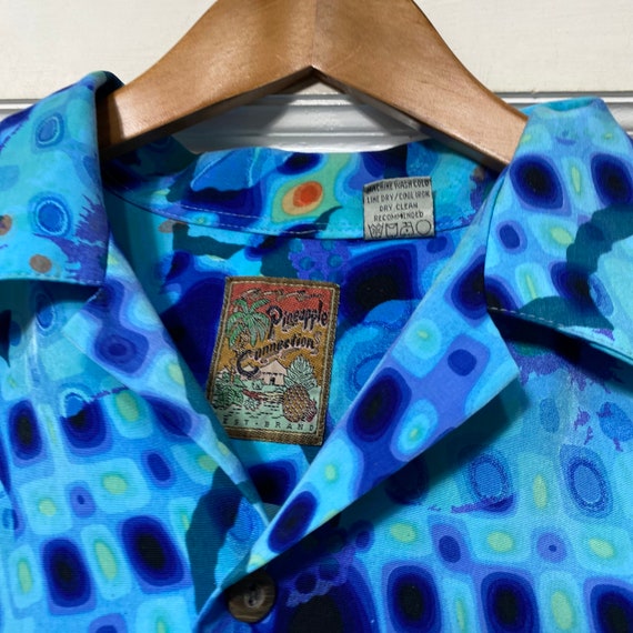 Vintage 90s/Y2k Blue Patterned Button Down Hawaii… - image 2