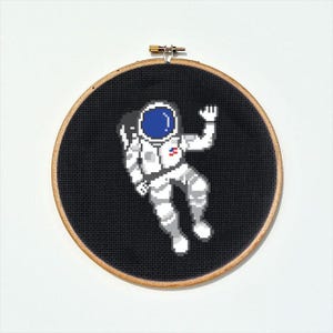 Astronaut Cross stitch Pattern