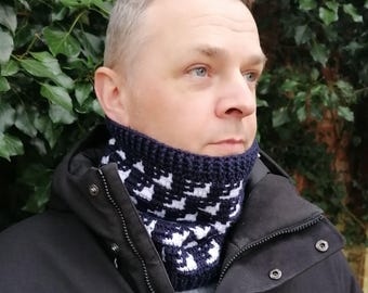 Overlay Mosaic Crochet Cowl Pattern: Arrowhead Neck Warmer Easy Colourwork Design (PDF Download)