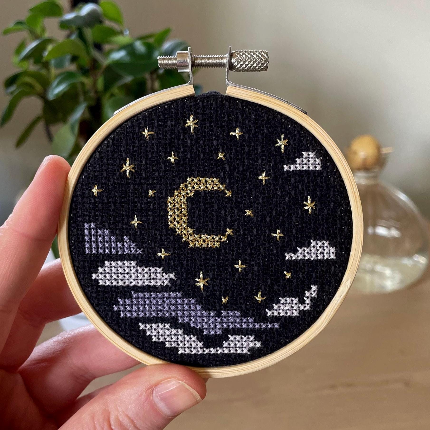 月のクロスステッチパターン：初心者向け夜空刺繍（3インチ） - Etsy 日本