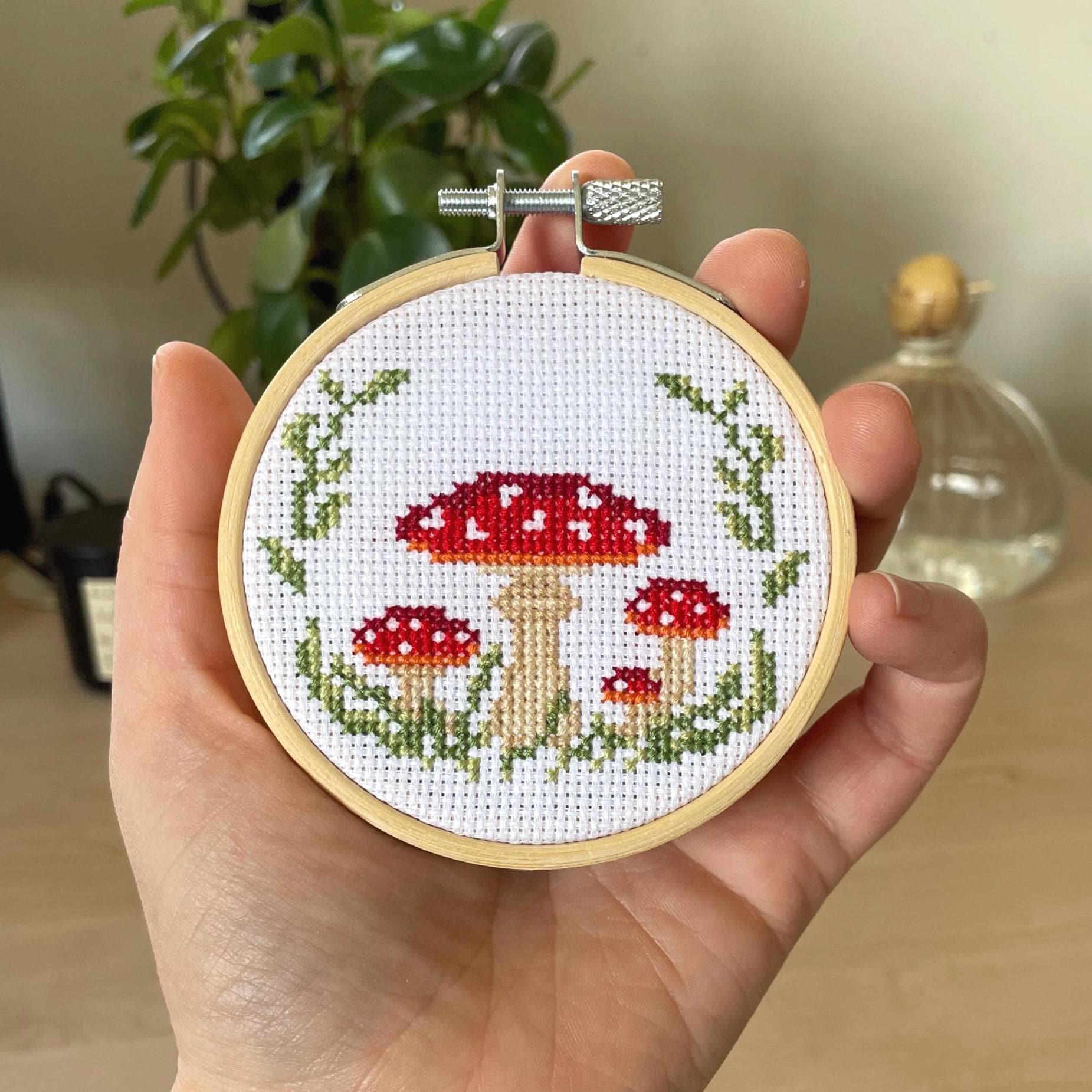 キノコのクロスステッチパターン：気まぐれな毒キノコの刺繍（デジタル