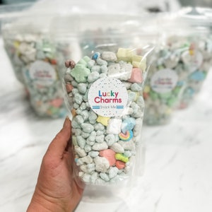 Lucky Charms Snack Mix
