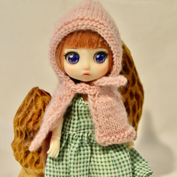 Tiny doll hooded cape, knitted hooded cape, Petite Blythe doll cape, Eclectic Wandering, Petite Blythe clothing