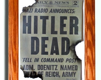 Periódico enmarcado de la Segunda Guerra Mundial. Muerte de Adolf Hitler, 1945. Arte mural histórico.