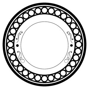 Pode incluir: Um design circular em preto e branco com uma borda dupla. A borda externa apresenta uma série de círculos conectados, enquanto o círculo interno é simples. Enfeites decorativos são colocados no círculo interno.