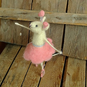 Ballerina mouse, Felt animal, Dancer, Ballet gift, Needle felted mouse, Needle felt miniature, Birthday gift, Whimsical doll, Cute gift