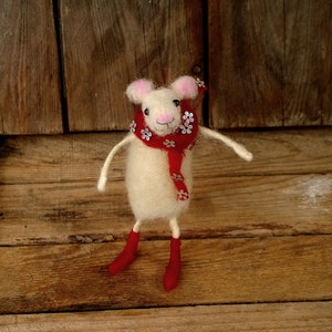 Navidad ratón adorno bufanda Tiny ratones figura Regalo de navidad ornamento Waldorf woolen magia animal Navidad juguete hecho a mano