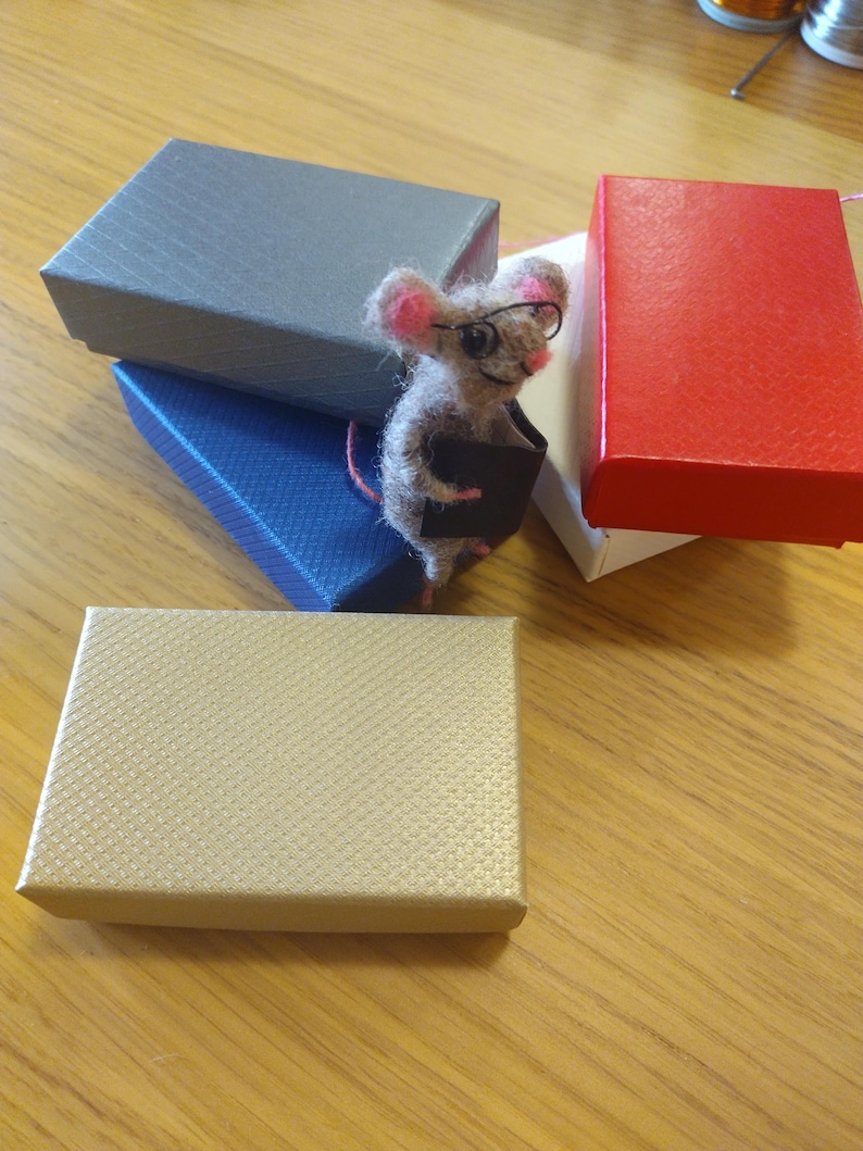 Felt Mouse Bookmark – Handmade Wool Reading Accessory – Gift for Book Lovers image 7
