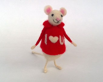 Valentines Day I LOVE YOU mouse gift Felt mouse V day Love gift Tiny woolen mouse Soft sculpture Cute animal Waldorf Decor Handmade gift