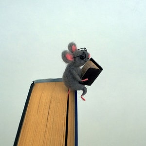 Animal bookmark reading book Felt gray mouse glasses Back to school gift Woolen miniature Cute Book lovers Unique figurine bookmark Woodland image 1