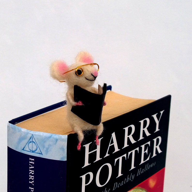 Mouse bookmark glasses book lover Reading white tiny mouse Animal gift Whimsical Waldorf soft figurine Back to school Miniature animal image 1