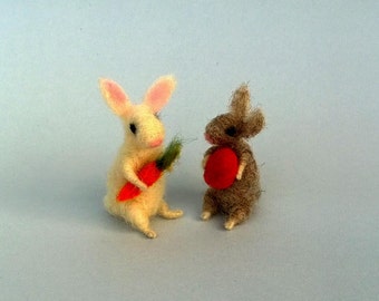 Felt miniature bunny Woodland décor Needle felt figurine Easter Rabbit Collectable Dollhouse Waldorf hire Easter ornament White brown bunny