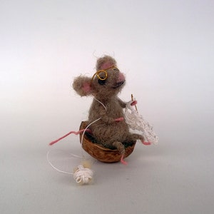 Knitting miniature mouse Felt animal Whimsical mouse in nutshell eco friendly Cute figurine Dollhouse doll Woolen ornament Grandmother gift