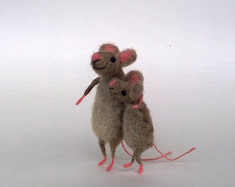 Mice family dolls Waldorf cute figurines Whimsical Art fabric mouse sculptures Handmade woolen animals Little sweet brown mouse Miniatures