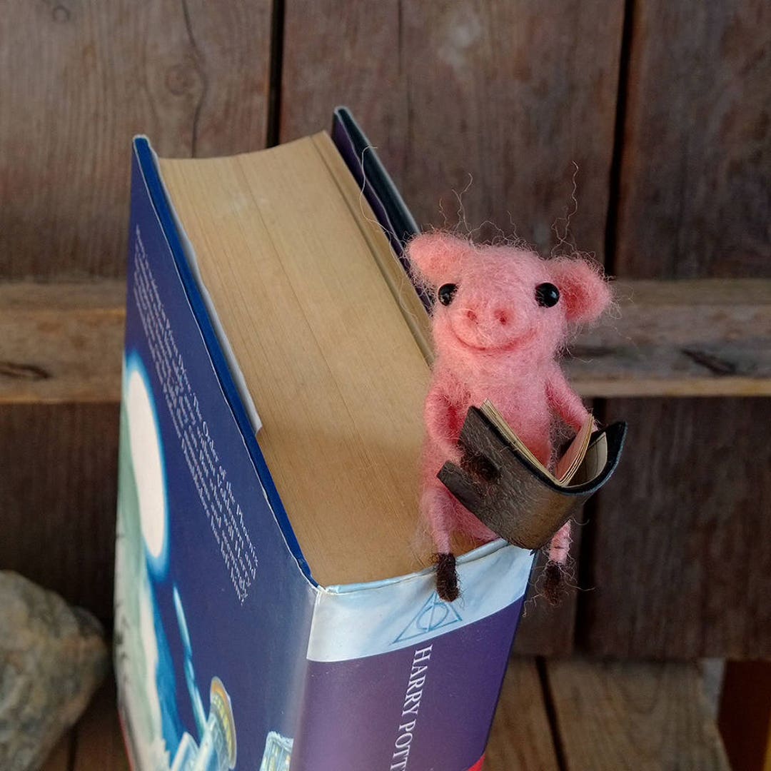 Piglet Bookmark, Sweet Pig Gift. Book Lovers Gift, Felt Bookmark