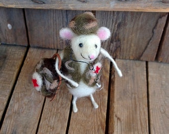 Army Doctor gift felt mouse, Military Medical Nurse Doll, physician paramedic Doc Mouse Rat Hamster Mice Scientist Intern healer