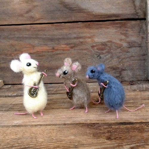 Miniature Animal Playing Guitar Tiny Wool Mouse Collectible - Etsy
