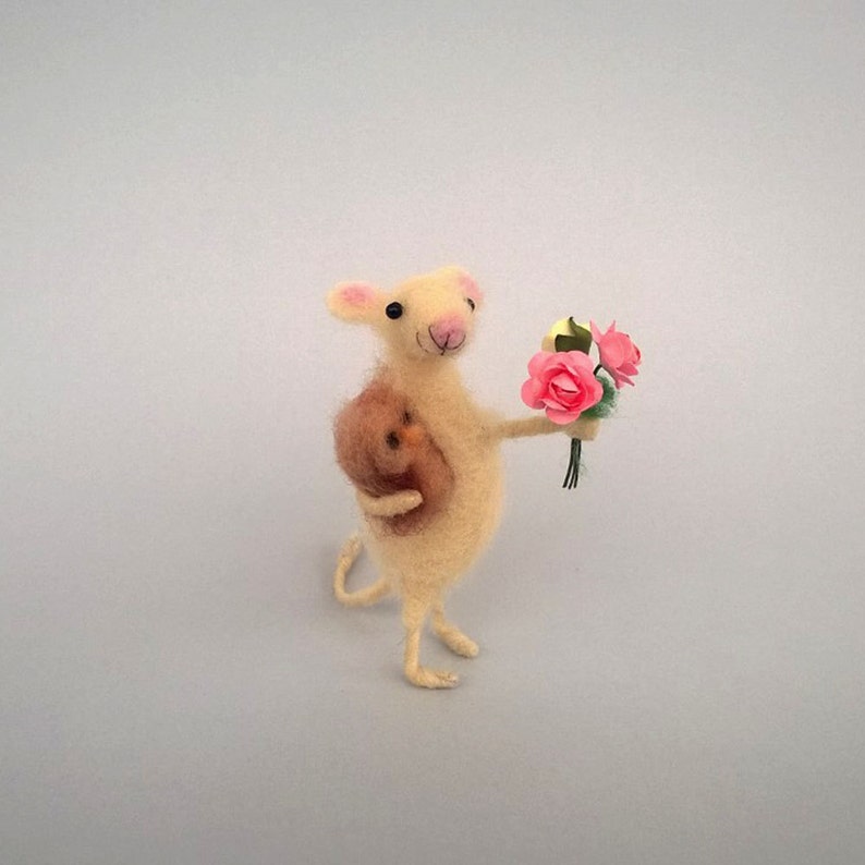 Needle Felted Mouse Miniature owl Bouquet Doll house decoration Wool felted mouse Valentines day gift Felt Woodland white mice Waldorf image 4
