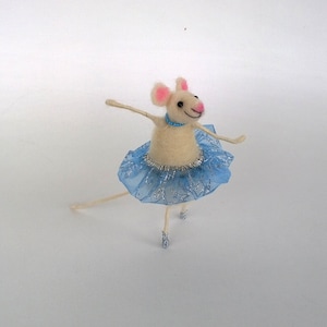 Felted mouse, Mouse ballerina, Felt animal, Birthday cake topper, Cute dancing mouse, Waldorf toy, Miniature animal, Handmade, Eco toy, Gift