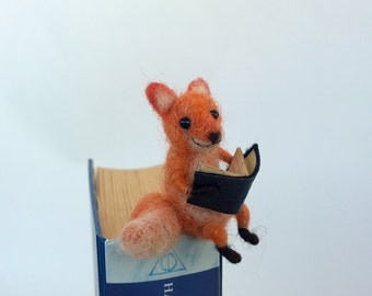 Bookmark, Fox bookmark, needle felted fox woolen Animal miniature Waldorf Funny gift idea Comical idea Book lovers Sweet figurine bookmark