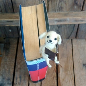 Dog bookmark book lovers gift Felt dog Back to school woolen doll Miniature Waldorf Cute gift Book lovers Unique figurine bookmark labrador