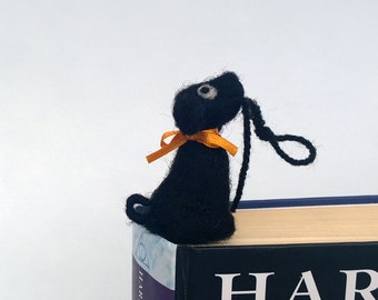 dog bookmark Black woolen Labrador Felt dog Waldorf Funny gift idea Comical idea Book lovers gift student gift Sweet figurine bookmark