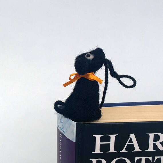 dog bookmark Black woolen Labrador Felt dog Waldorf Funny gift idea Comical idea Book lovers gift student gift Sweet figurine bookmark