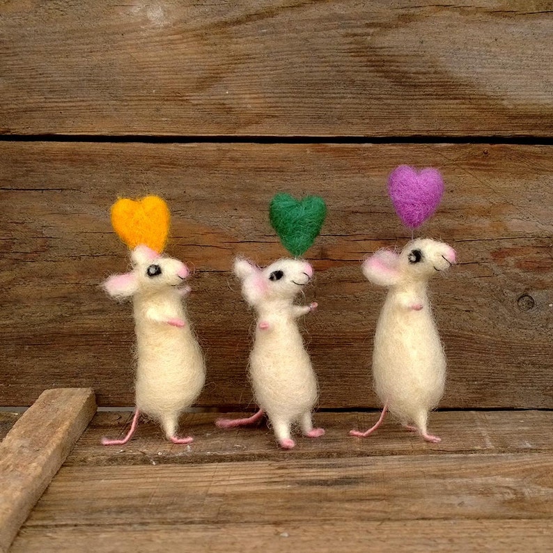 Felted Mouse Miniature mice heart balloon Needle felt Etsy