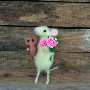 Needle Felted Mouse Miniature owl Bouquet Doll house decoration Wool felted mouse Valentines day gift Felt Woodland white mice Waldorf image 3