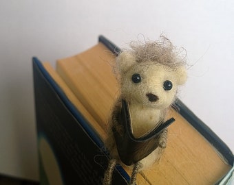 Hedgehog bookmark, miniature animal bookmark gift for book lovers present for students teacher's gift, graduation gift, felted hedgehog