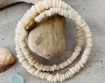 Vintage 14" Graduated Puka Shell Necklace , Amazing Quality, Naturally Tumbled by the Ocean with Original Brass Barrel Clasp.