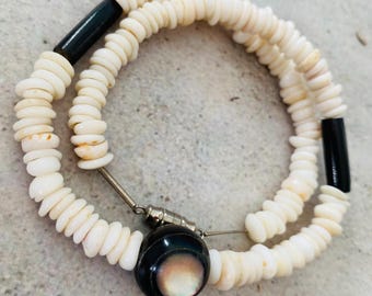 Vintage Puka Shell Choker with Mother of Pearl, Pen Shell Accent Bead 16.5” Hawaiian Surfer Boho Beach Jewelry Gift