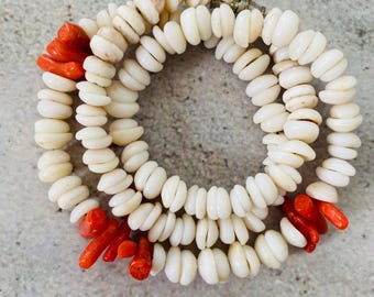Vintage 16” Puka Shell Necklace with Coral and Original Barrel Clasp. Unique 1970-1980 Boho, Surfer, Hawaiian Jewelry Gift