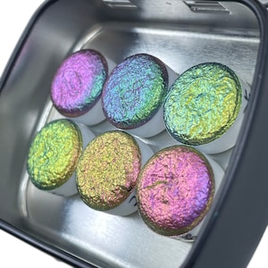 Juego de pintura de acuarela con cambio de color del arco iris hecho a mano con botón de perla