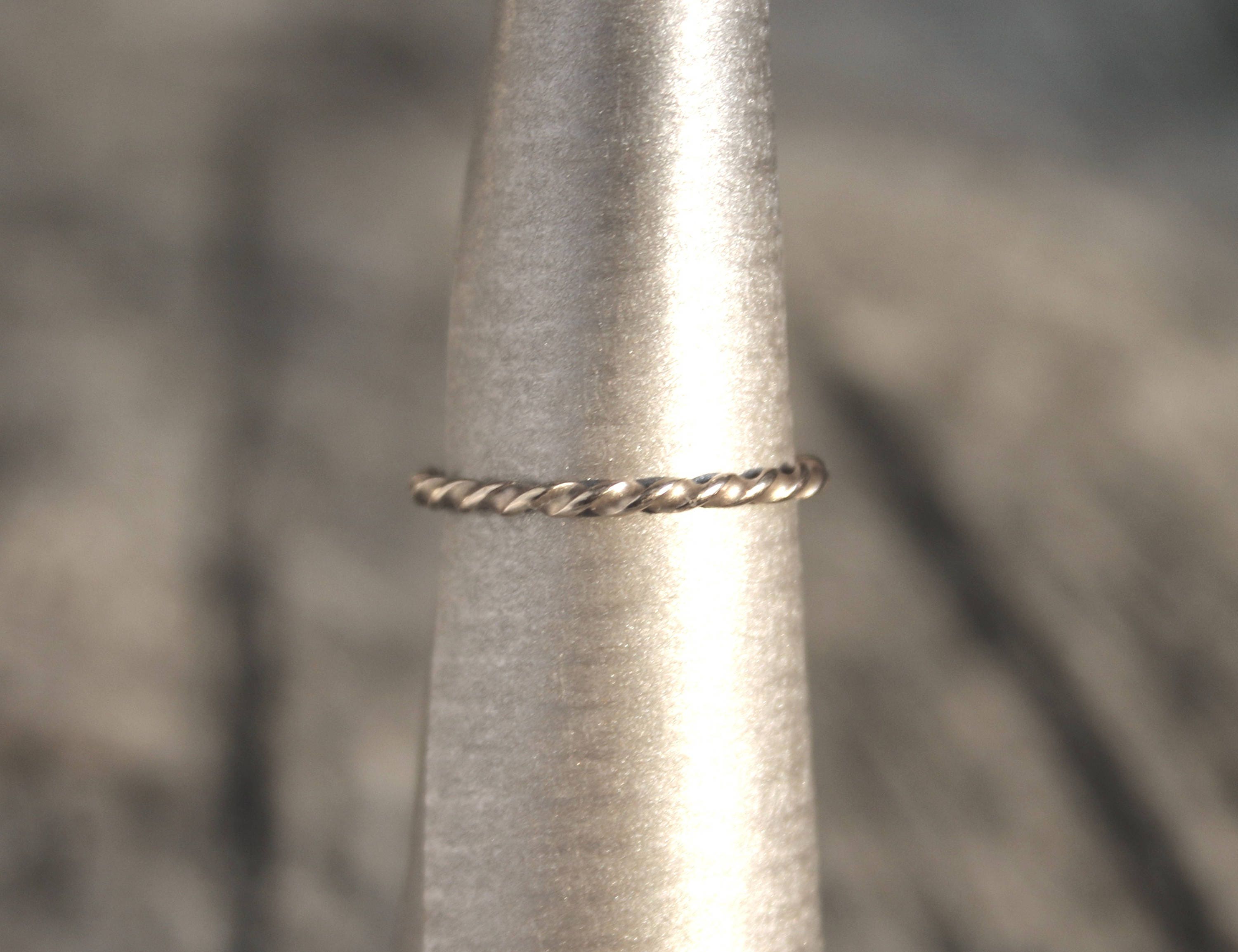 THIN COOLFeather STACKING TWISTED Ring Sterling Silver.925 Sizes 4,5,6,7,8,9,10, THIN COOLFeather STACKING TWISTED Ring Sterling Silver.925 Sizes 4,5,6,7,8,9,10,