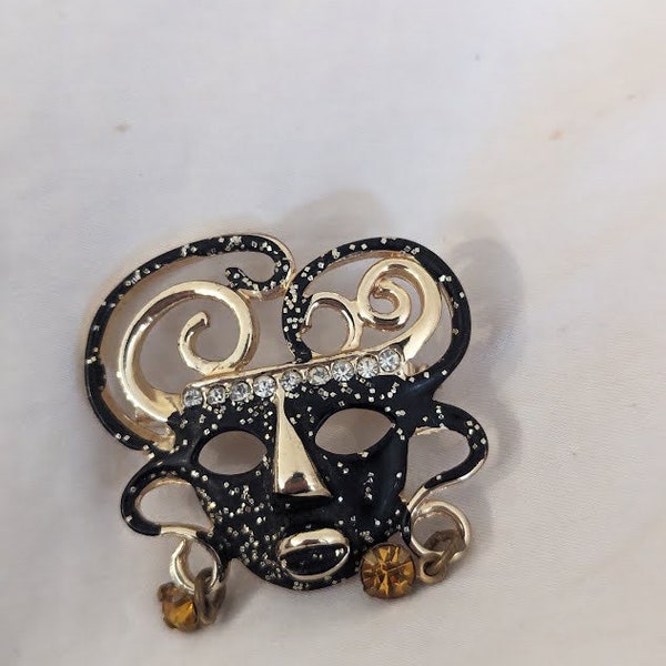 Wonderful Vintage Mardi Gras Mask Brooch