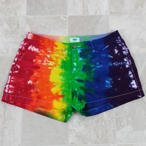 Pantalones cortos de algodón teñidos con corbata, pantalones cortos arcoíris, pantalones cortos arcoíris teñidos a mano, pantalones cortos de sarga de algodón para mujer, hechos a pedido. pantalones cortos con dobladillo de 3,5&quot;