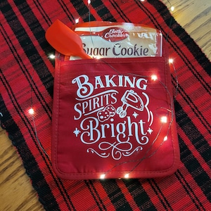 Christmas oven mitt, Baking spirits bright, Christmas cookie mitt, Sugar cookie mitt, Christmas baking mitt, Red pot holder