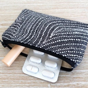 Monedero para tarjetas de crédito con diseño aborigen indígena en blanco y negro, con cremallera para pastillas, regalo para profesores.