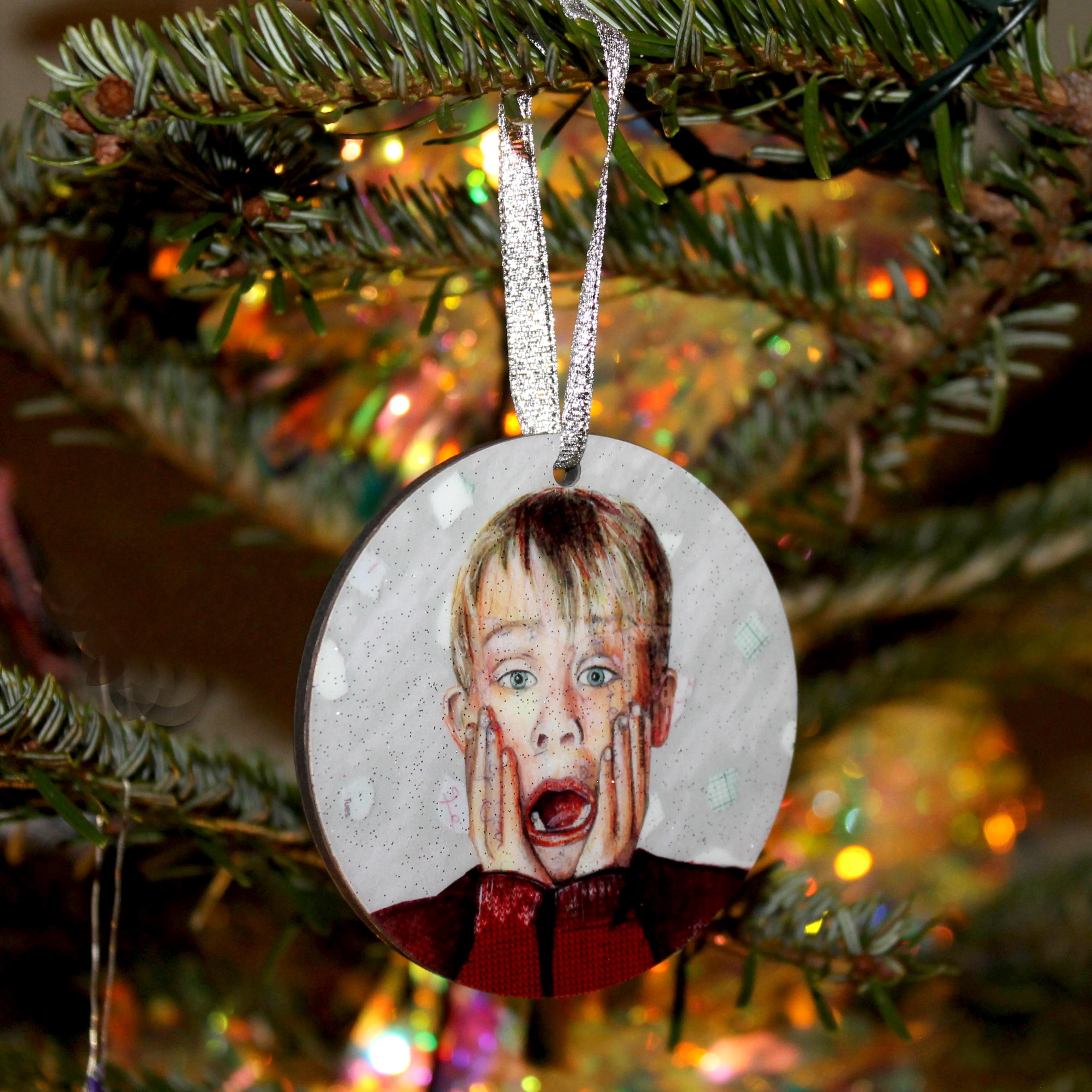 ホーム・アローンのクリスマスオーナメント – 面白いケビンの顔の