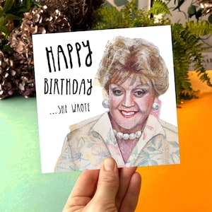 Carte d'anniversaire Angela Lansbury | Meurtre drôle qu'elle a écrit carte de vœux | Carte de voeux TV rétro | Cadeau Jessica Fletcher | Carte culture pop