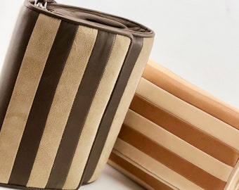 Claire Flap Bag hecho de piel de cordero / gamuza de cordero Rayas horizontales con correa de hombro ajustable y extraíble