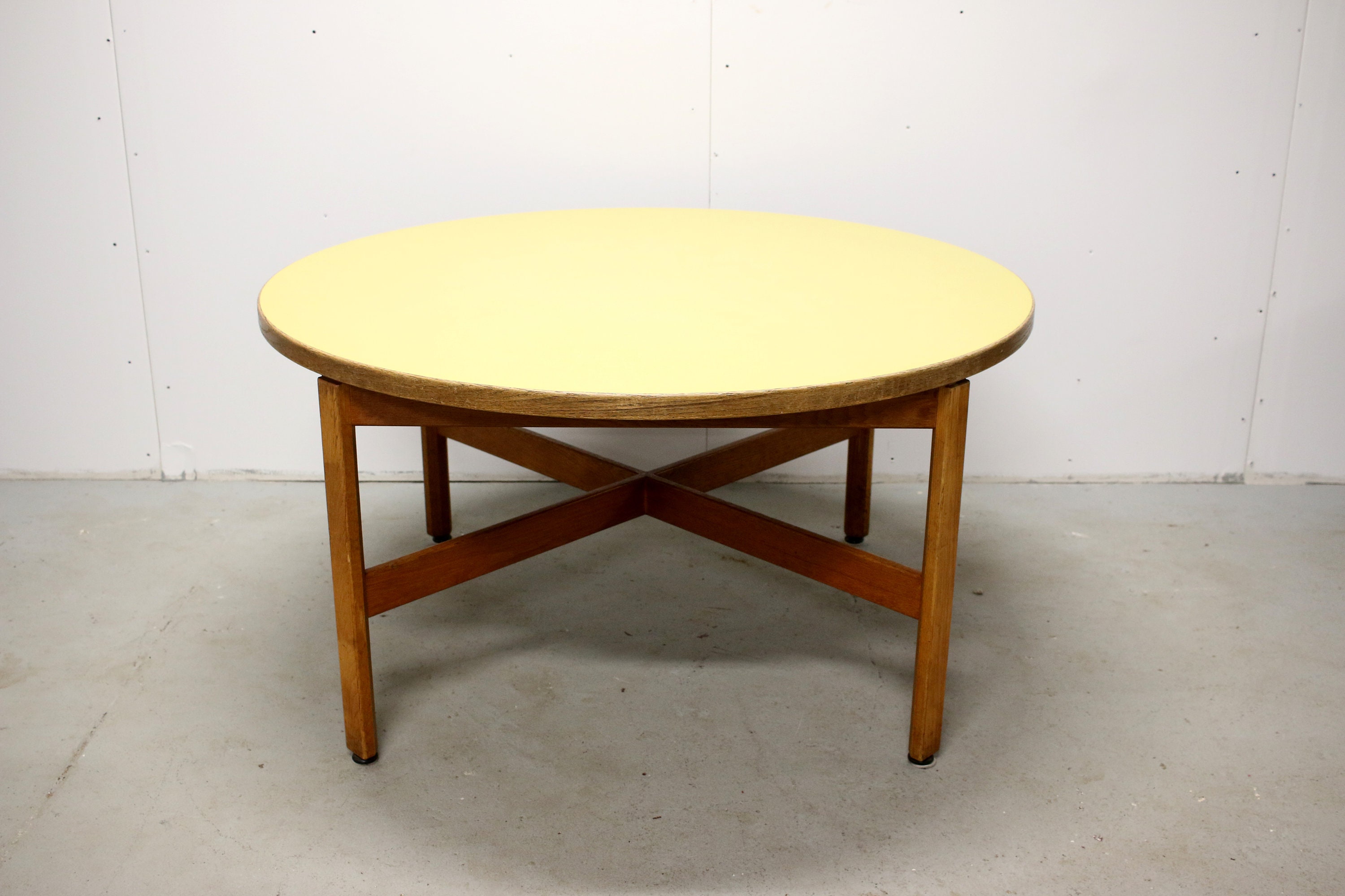 large round kids table