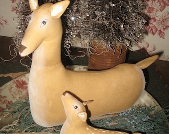 Primitive Mother Deer/Doe with Fawn