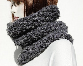 Cowl neck scarf Tube scarf  Chunky knit cowl Loop scarf  Knitted cowl Winter scarf women Cowl neck warmer