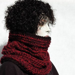 Sciarpa a collo alto in maglia grossa: misto mohair rosso e nero