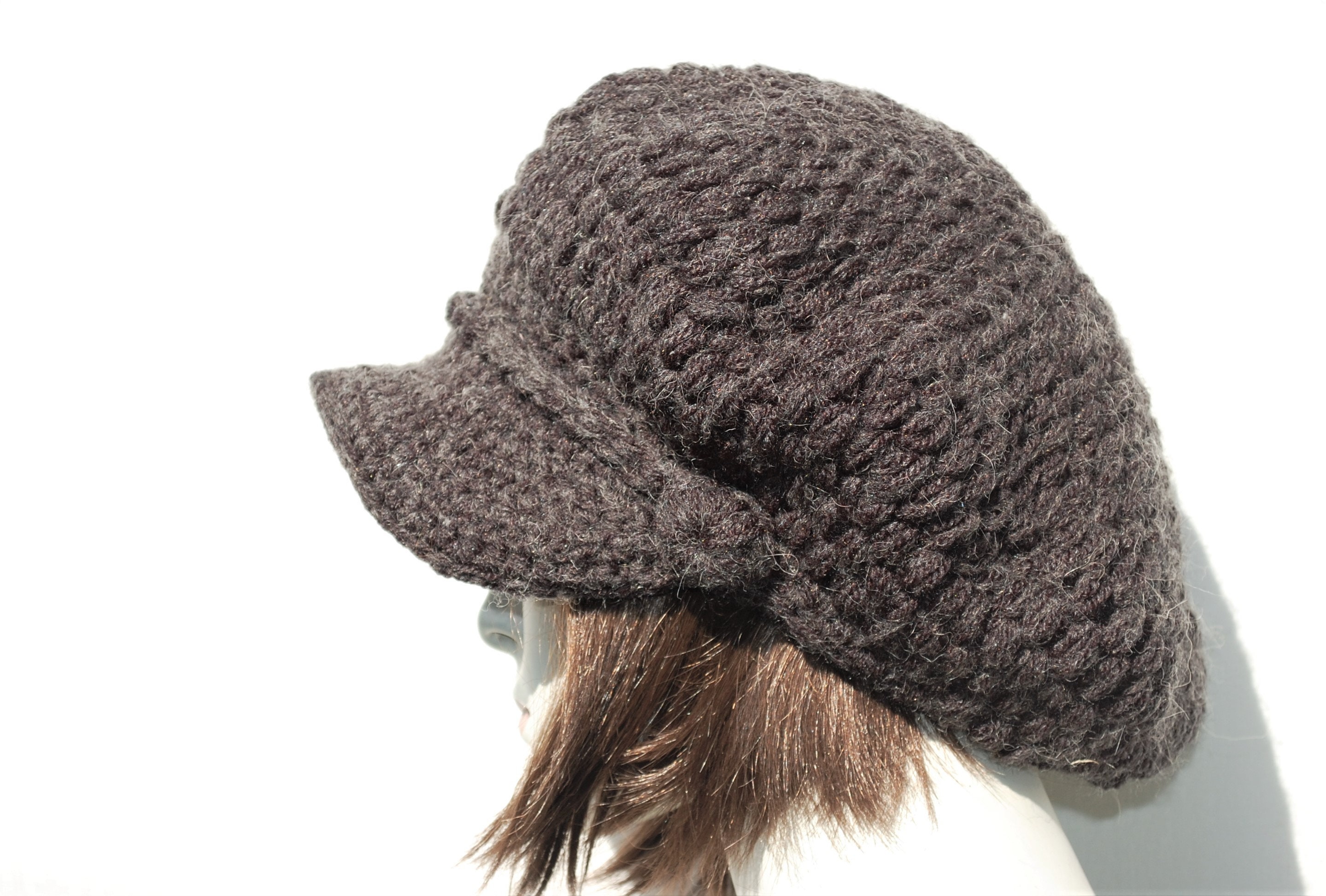 Handmade Chunky Angora Blend Newsboy Cap: Cozy Winter Knit  display picture 1